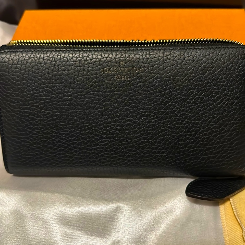 Louis Vuitton Portofeuil Comet M63103 Women's Taurillon Leather Long Wallet